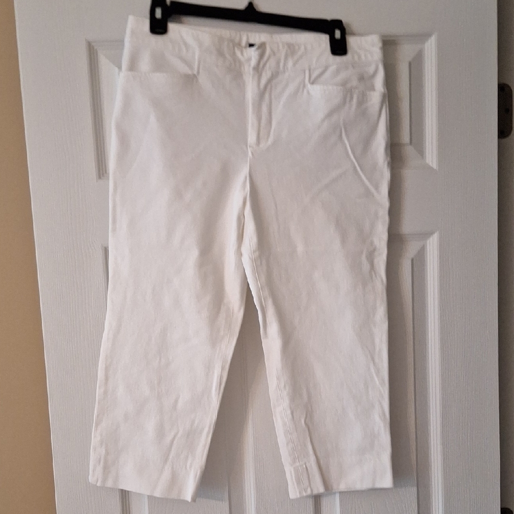 Chaps White Capris